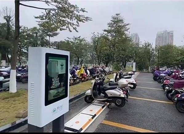 全国首条电动自行车无线充电带落地：停上就能充 